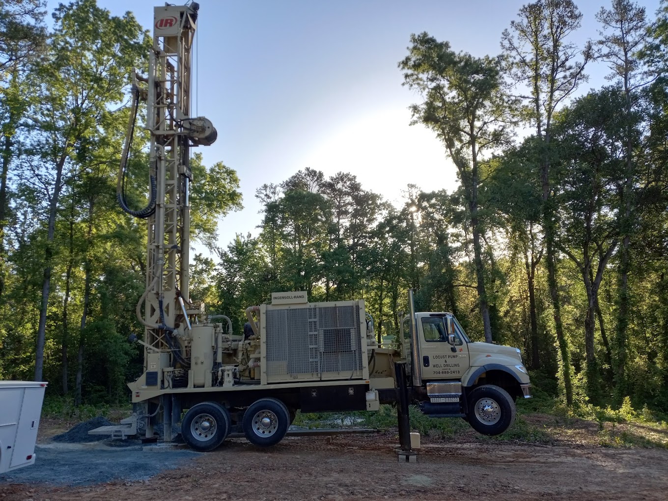 Locust Pump &amp; Well Drilling, Inc Logo