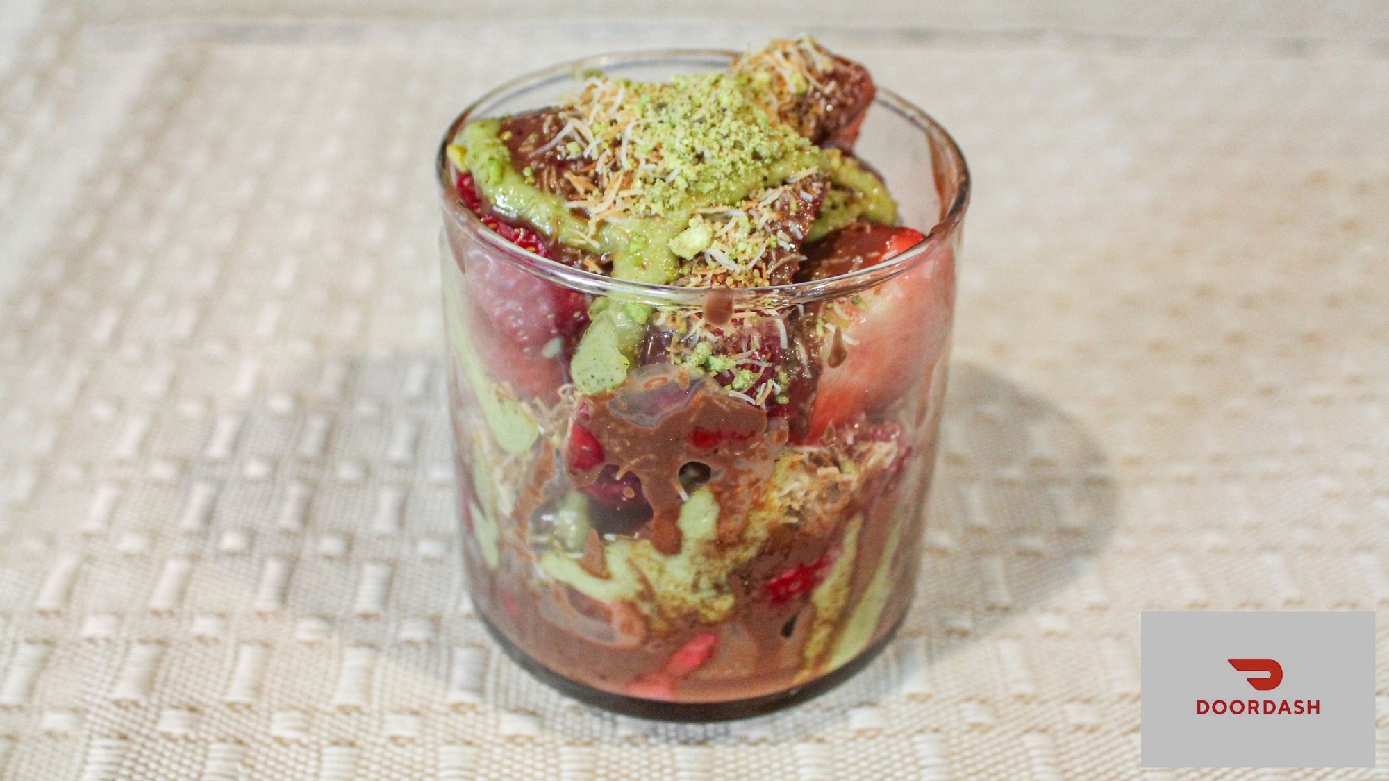 Small Dubai Strawberry Cup