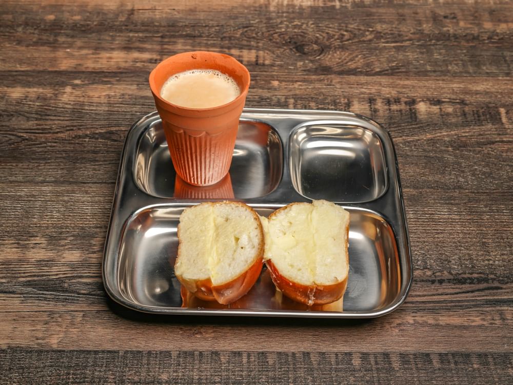 Kulhad Chai with Bun Maska Pav