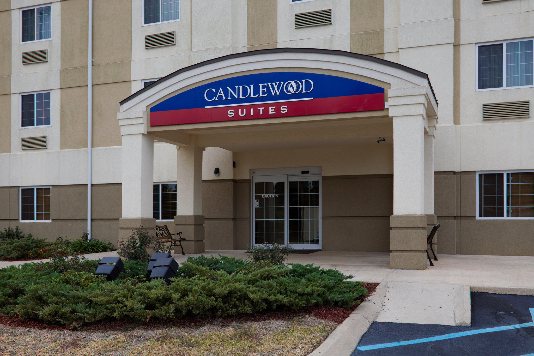 Candlewood Suites Pearl Photo