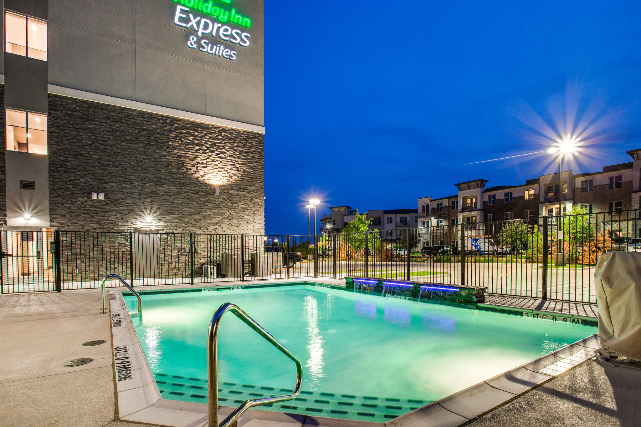 Holiday Inn Express & Suites Denton South Photo