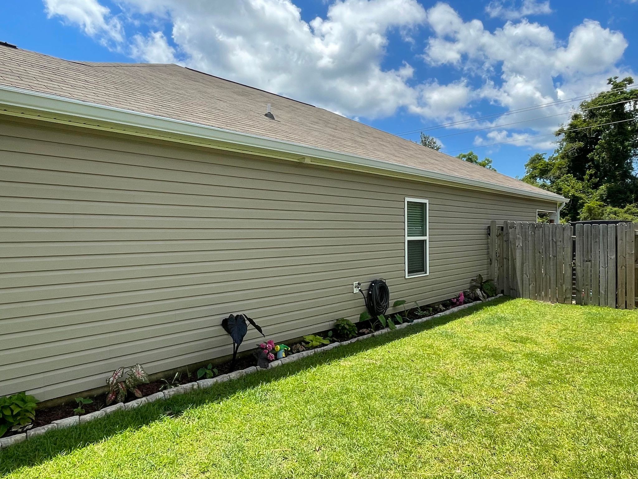 Southern Gutters LLC Image