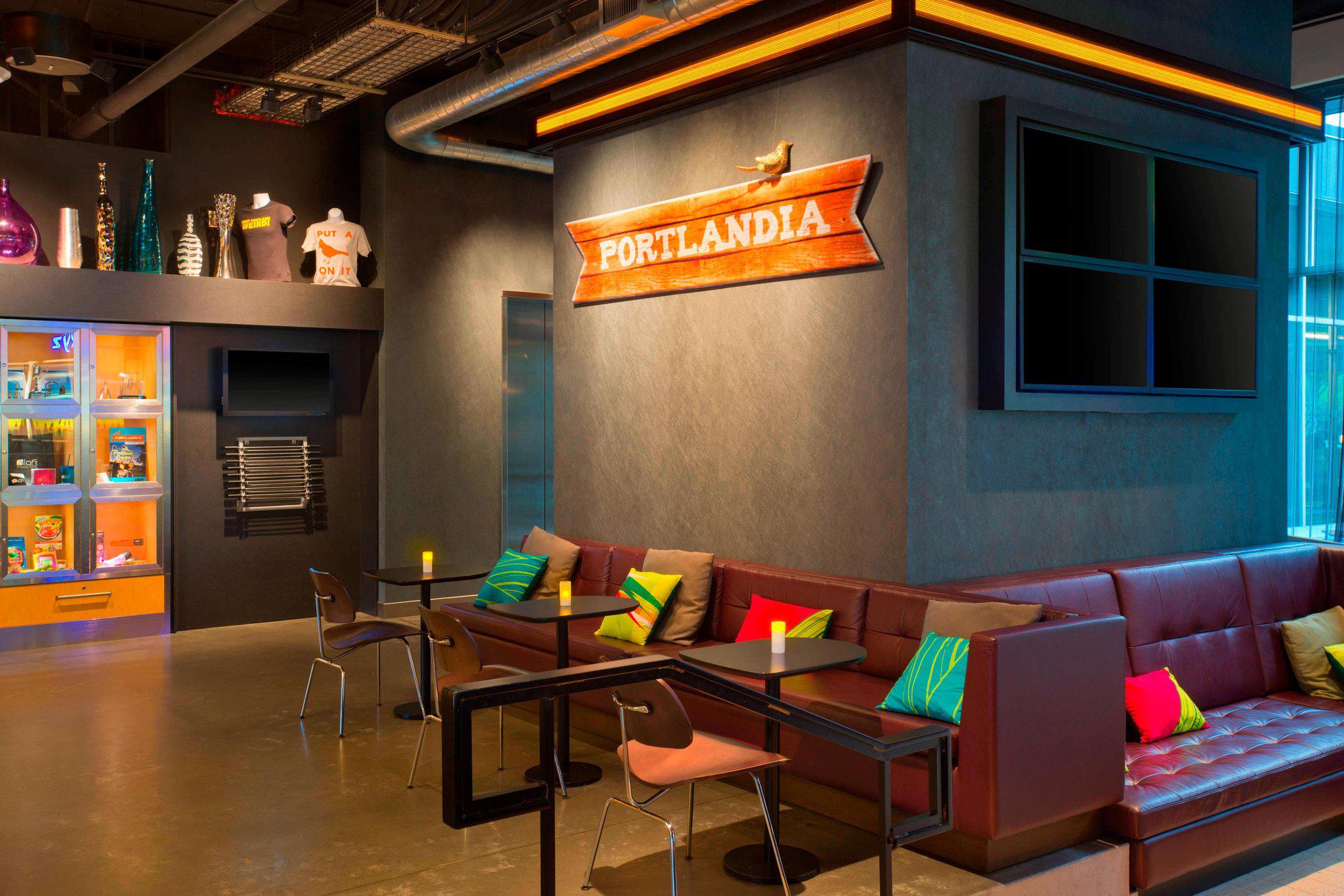 Aloft Portland Airport at Cascade Station Photo