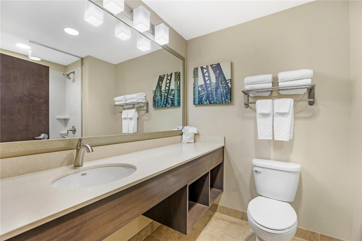 Best Western Plus Centralia Hotel & Suites Image