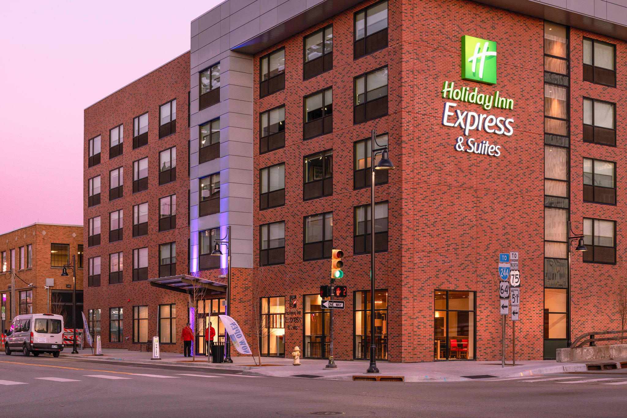 Holiday Inn Express & Suites Tulsa Downtown Photo
