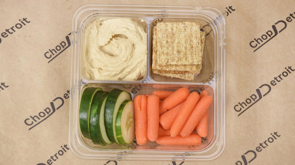Hummus, Crackers & Veggies