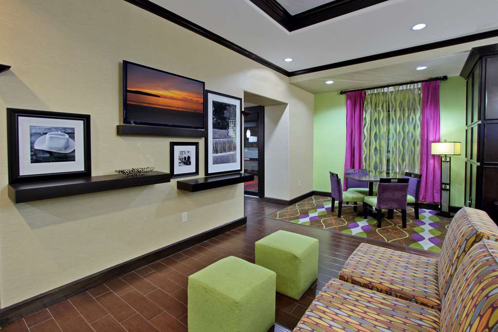 Hampton Inn Beeville Image