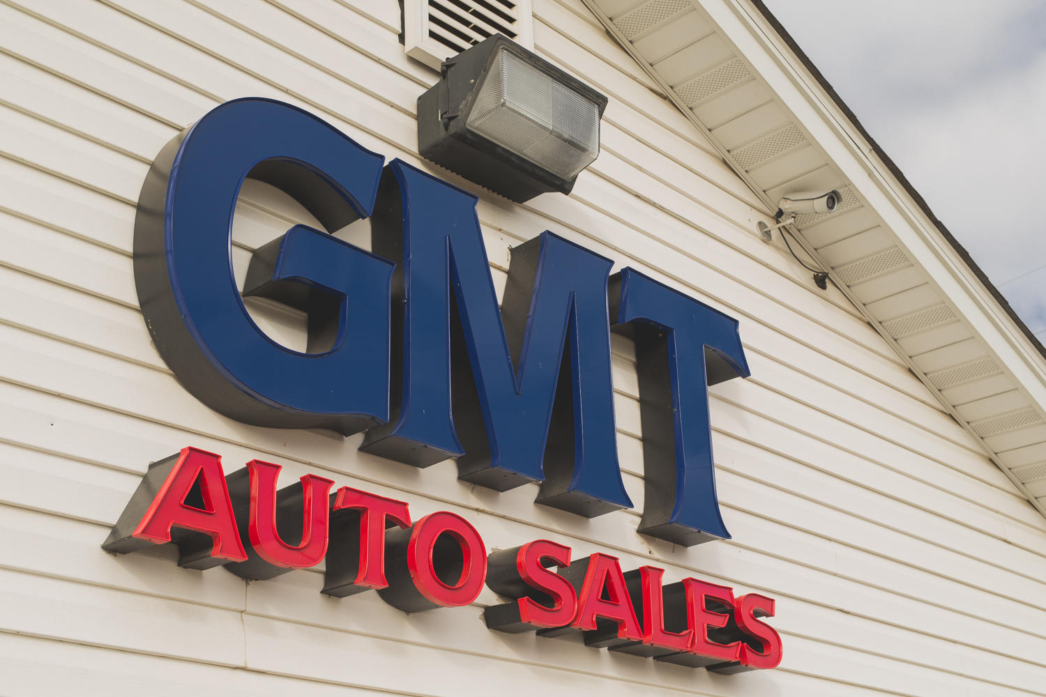 Travers GMT Auto Sales West Photo