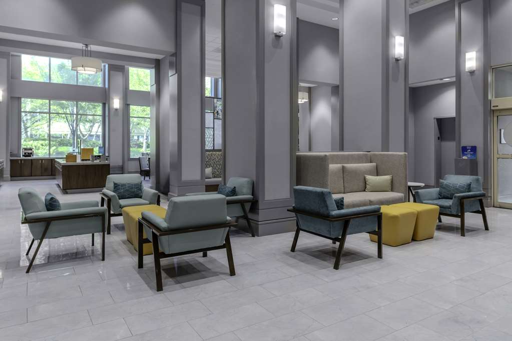 Hampton Inn & Suites Arlington Crystal City DCA Image