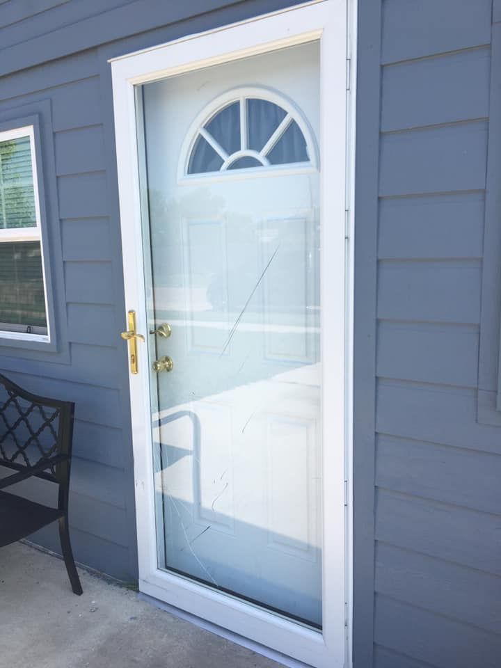 Belton Glass & Door Image