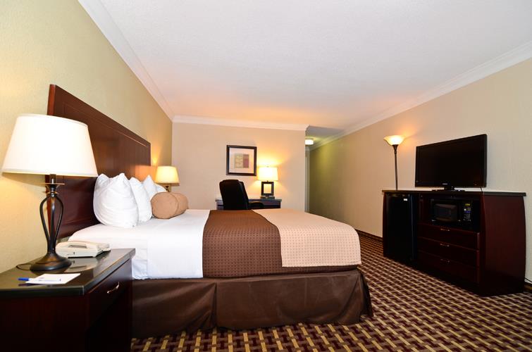 Best Western Johnson City Hotel & Conference Center Photo