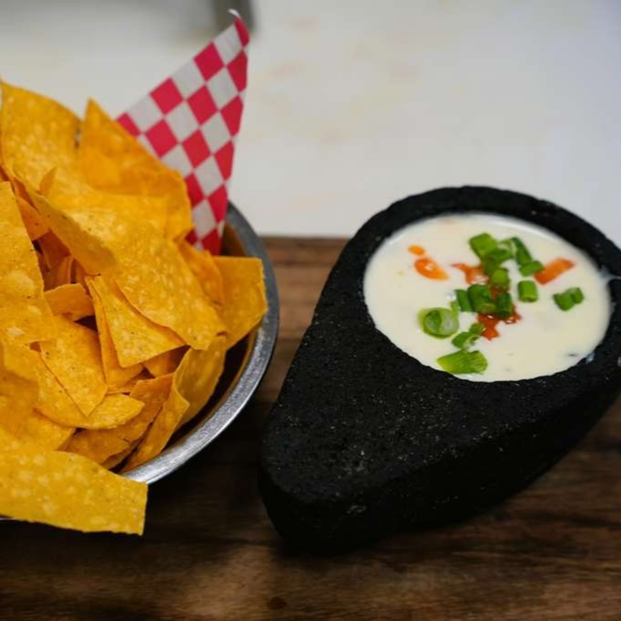 Queso & Chips
