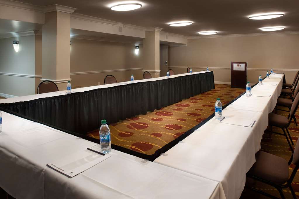 DoubleTree by Hilton Hotel Memphis Downtown Image