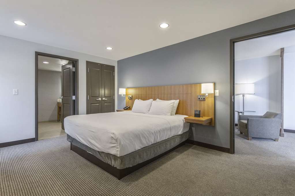 DoubleTree by Hilton Asheville Downtown Image