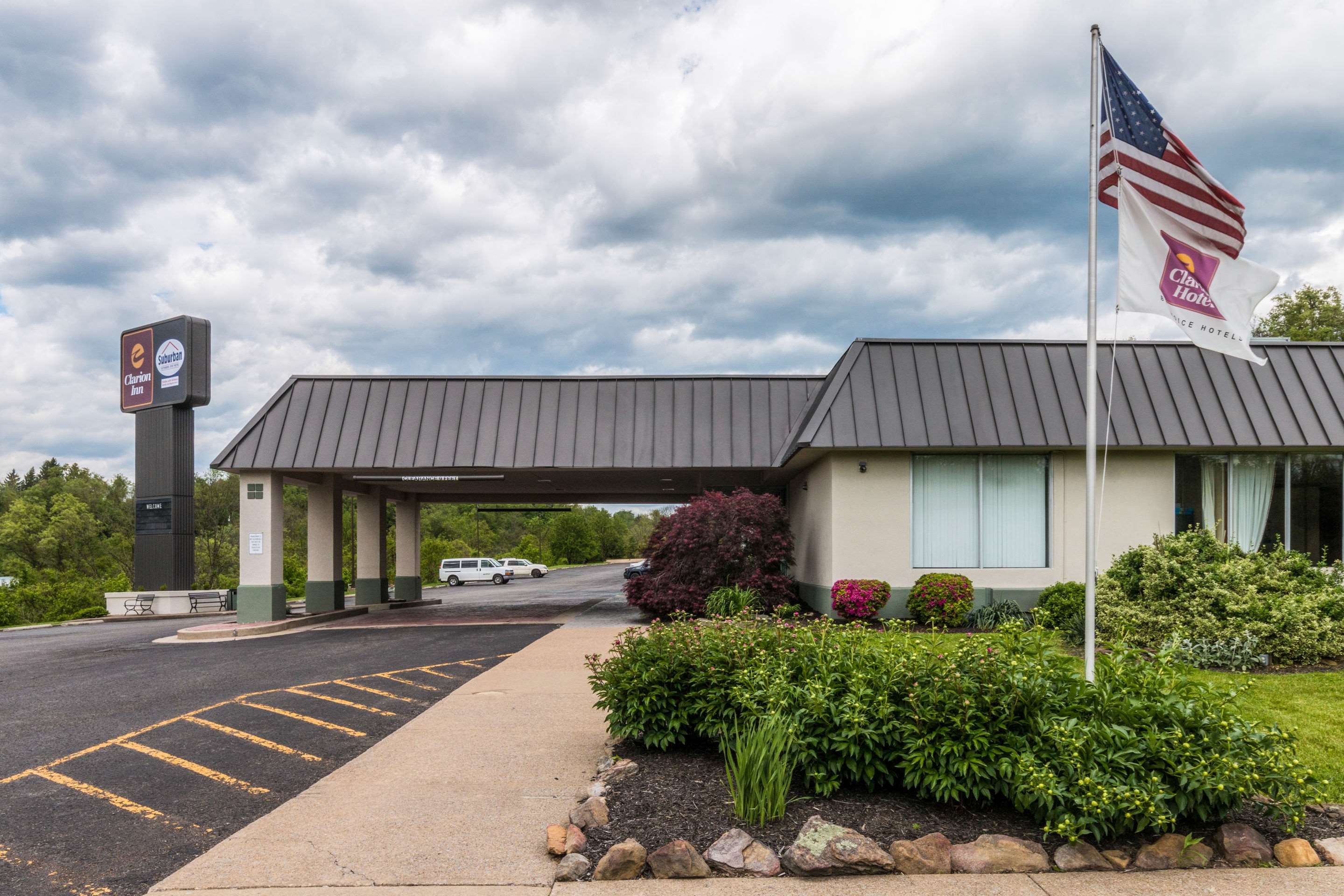 Suburban Extended Stay Hotel Photo