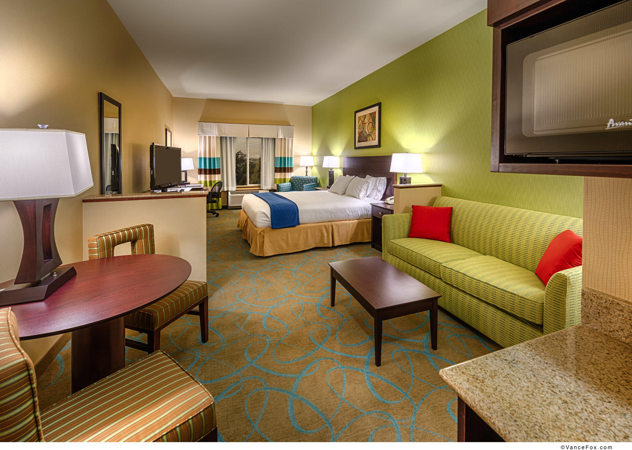 Holiday Inn Express & Suites Red Bluff-South Redding Area Photo