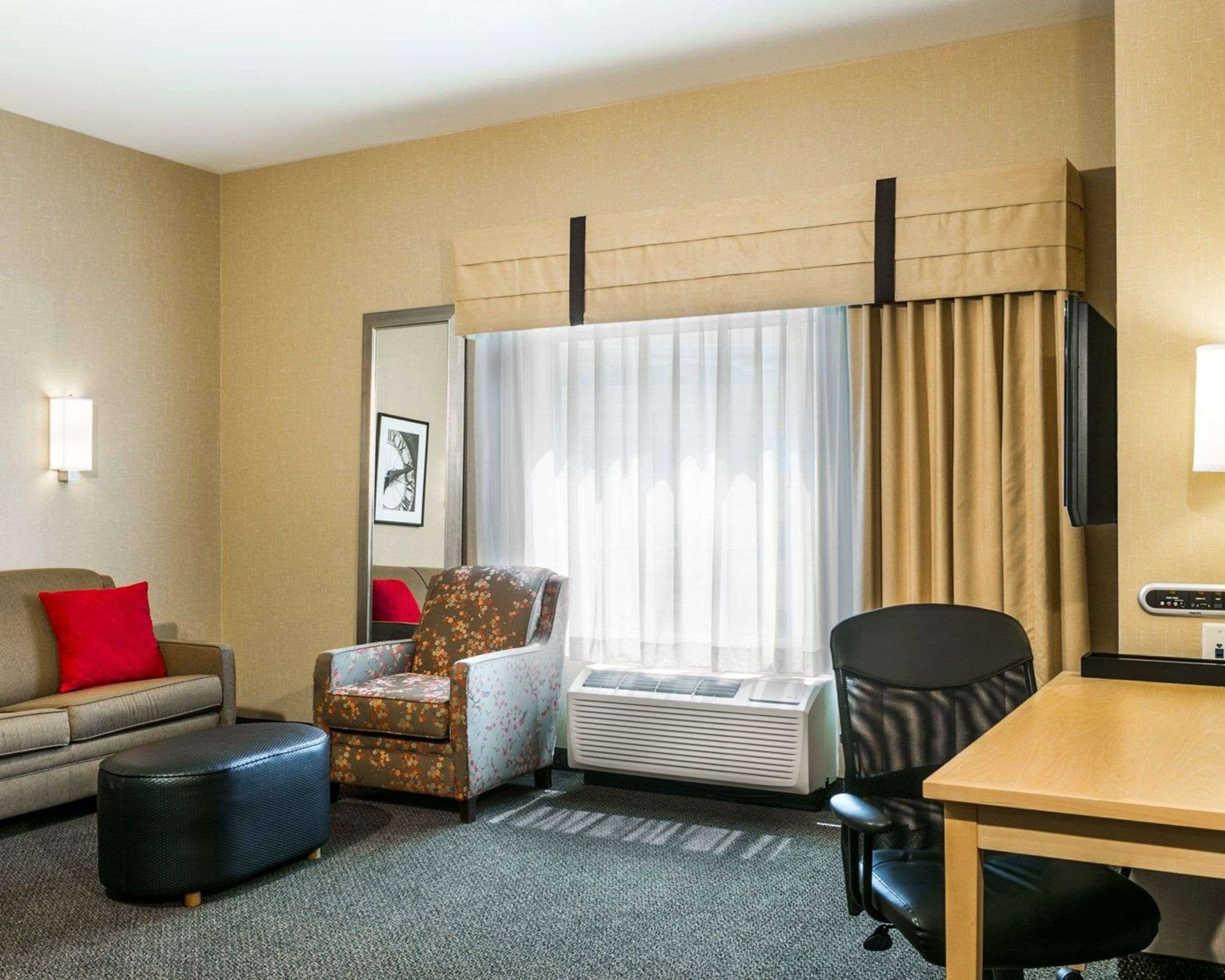 Cambria Hotel Denver International Airport Photo