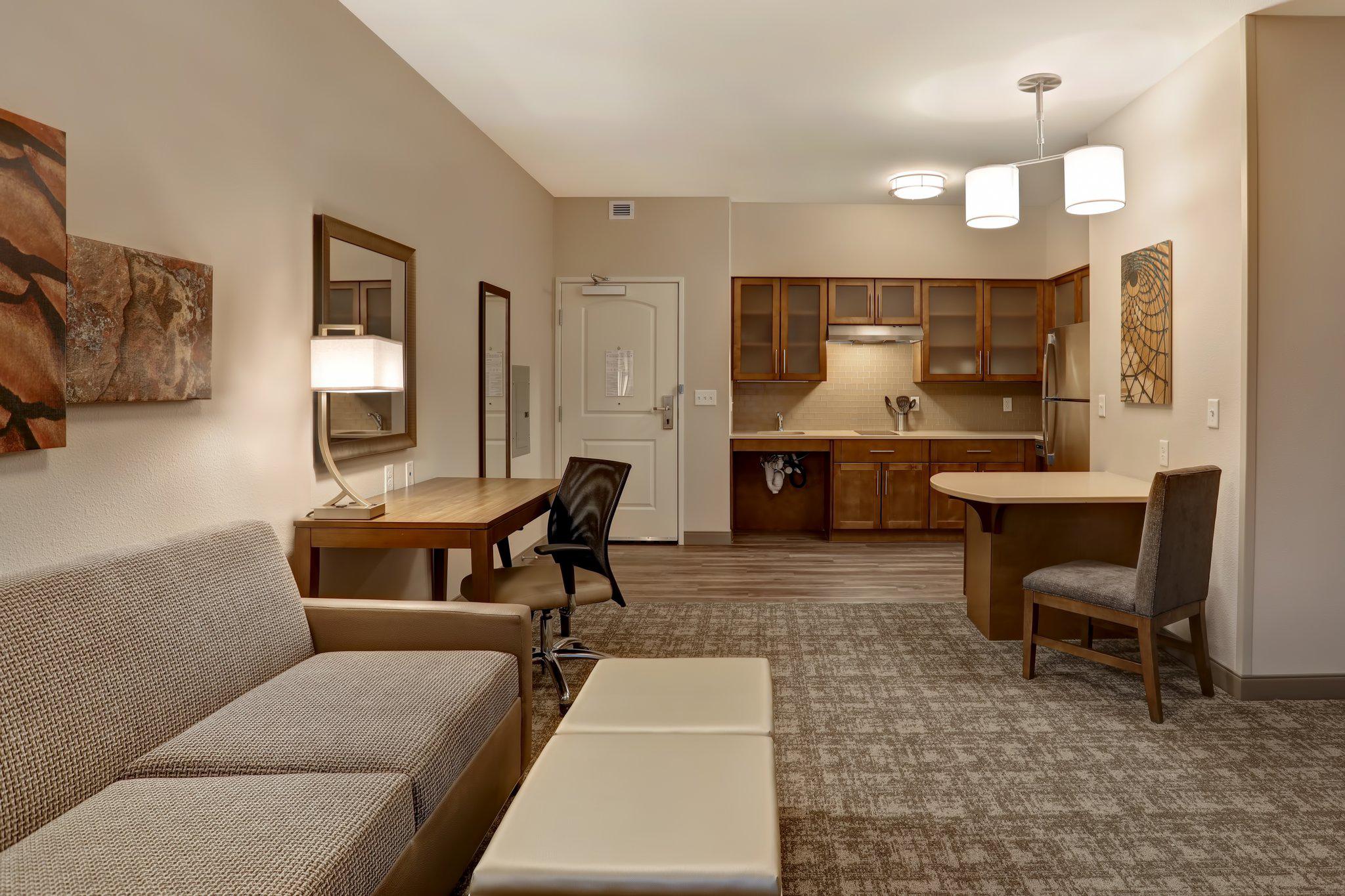 Staybridge Suites Overland Park-Kansas City Area Photo