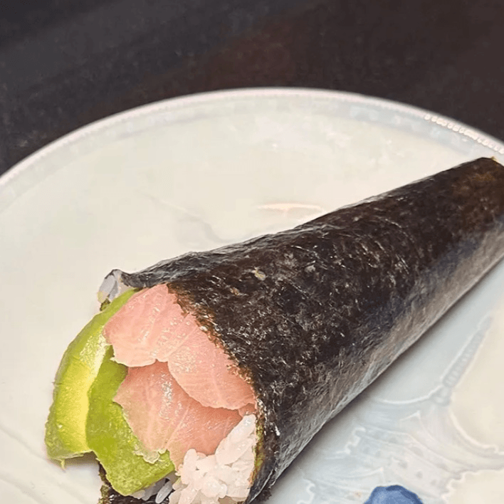 Hamachi Hand Roll