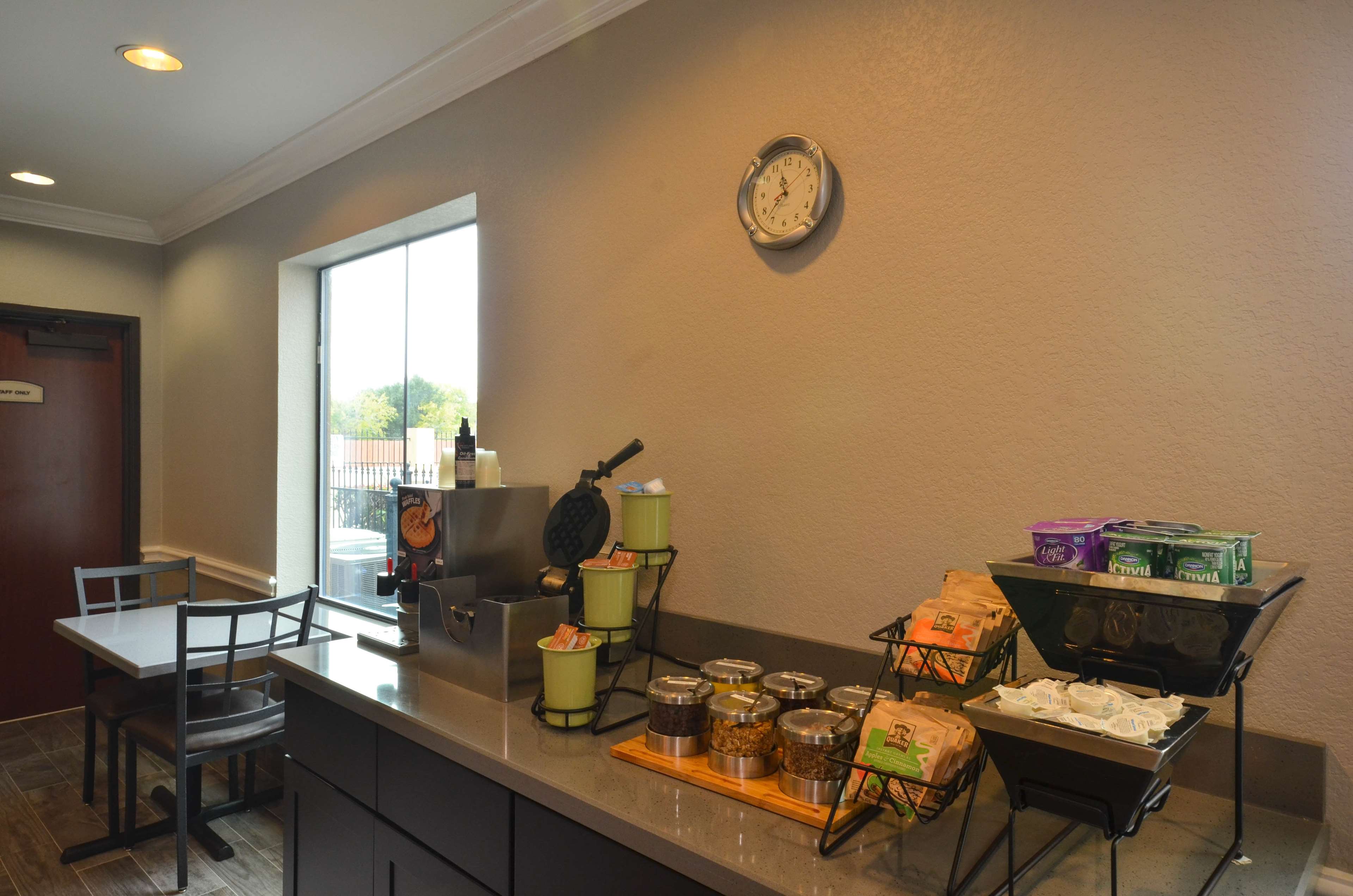 Best Western Galleria Inn & Suites Photo