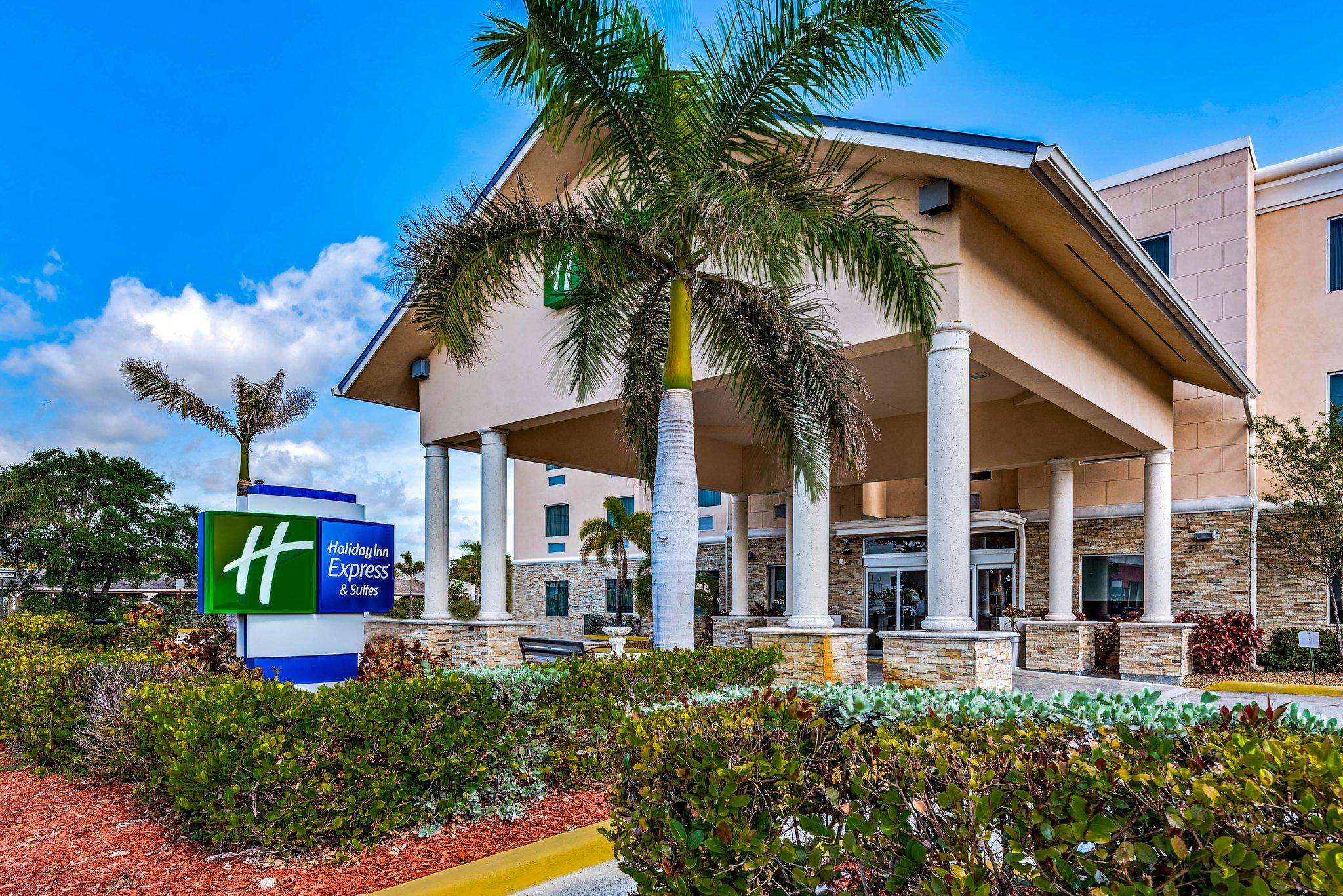 Holiday Inn Express & Suites Lantana Photo