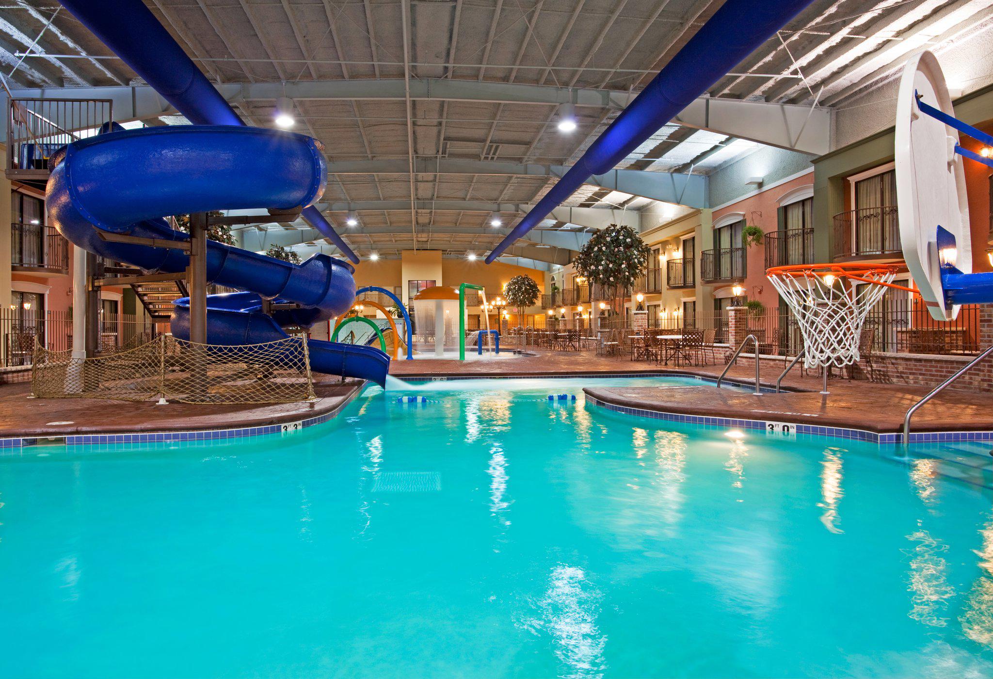 Holiday Inn & Suites Minneapolis - Lakeville Photo