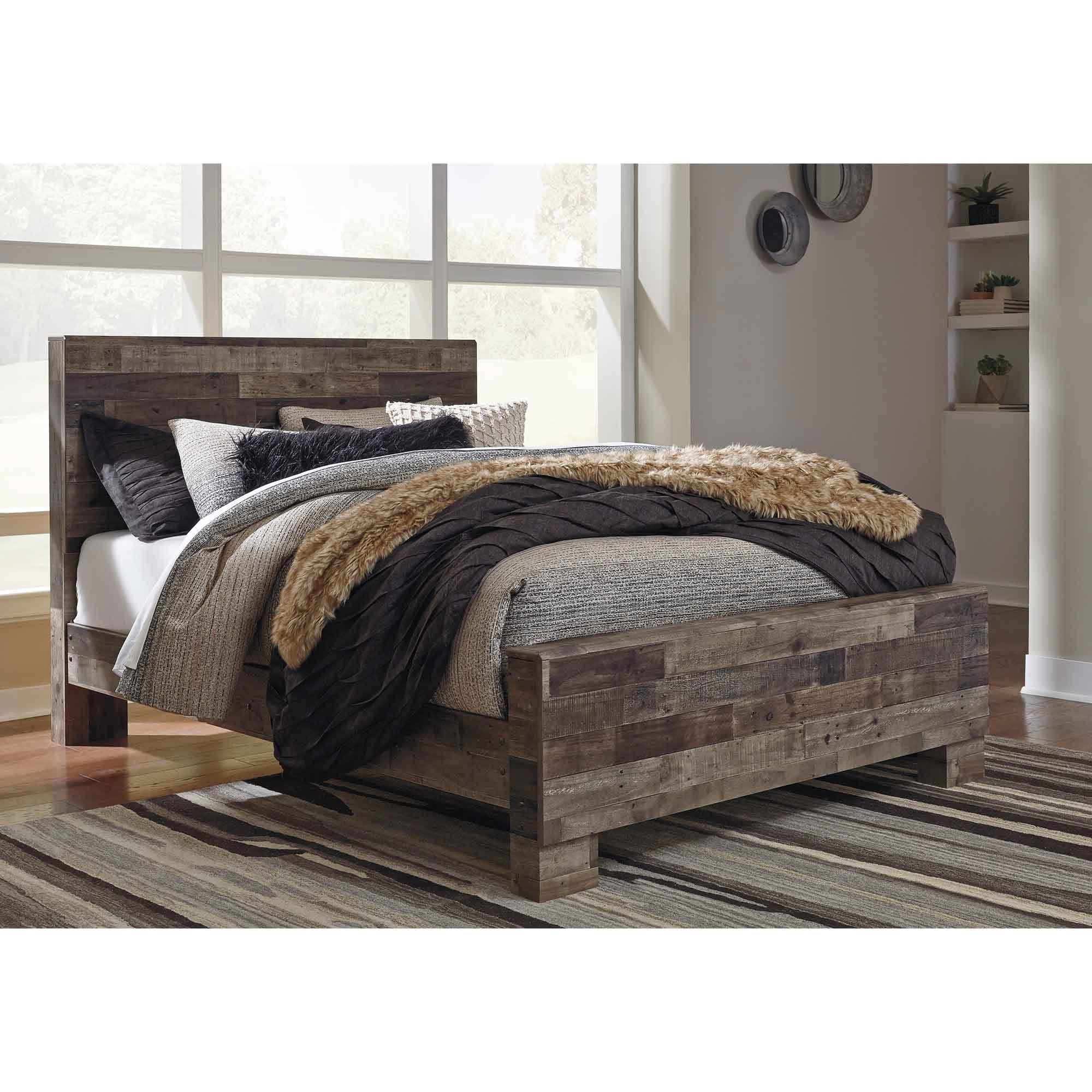 Queen Derekson Bed