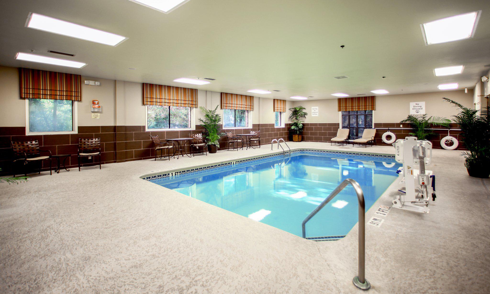 Holiday Inn Express & Suites Atlanta-Emory University Area Photo