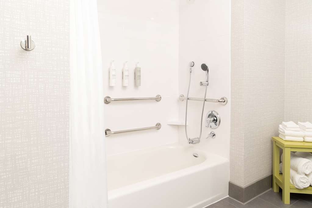 Hampton Inn & Suites Santa Rosa Sonoma Wine Country Image