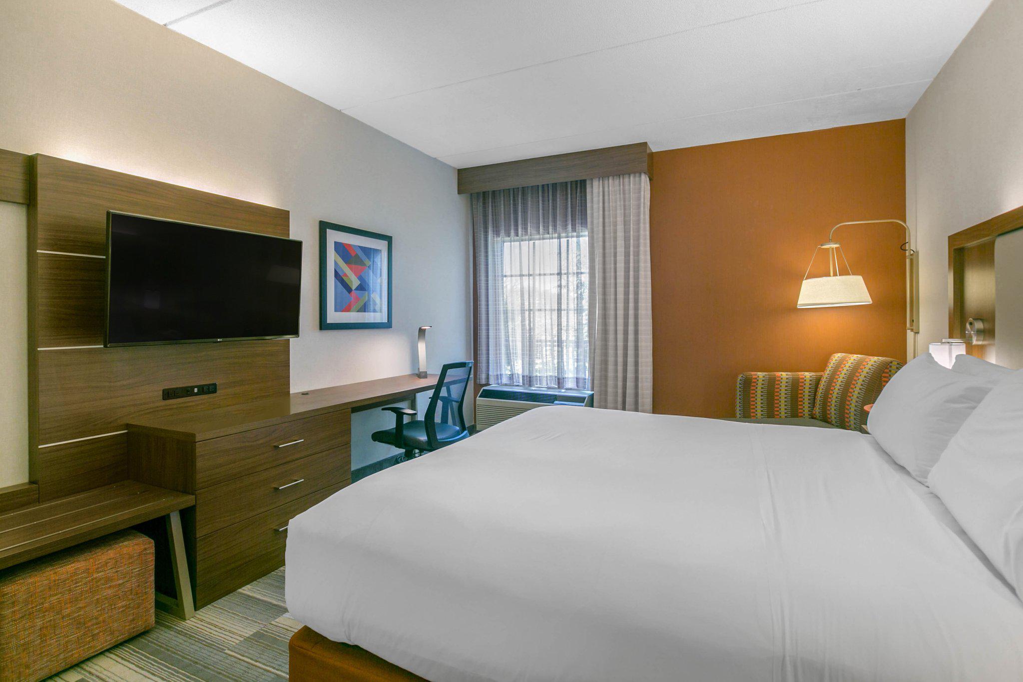 Holiday Inn Express & Suites Mount Arlington-Rockaway Area Photo