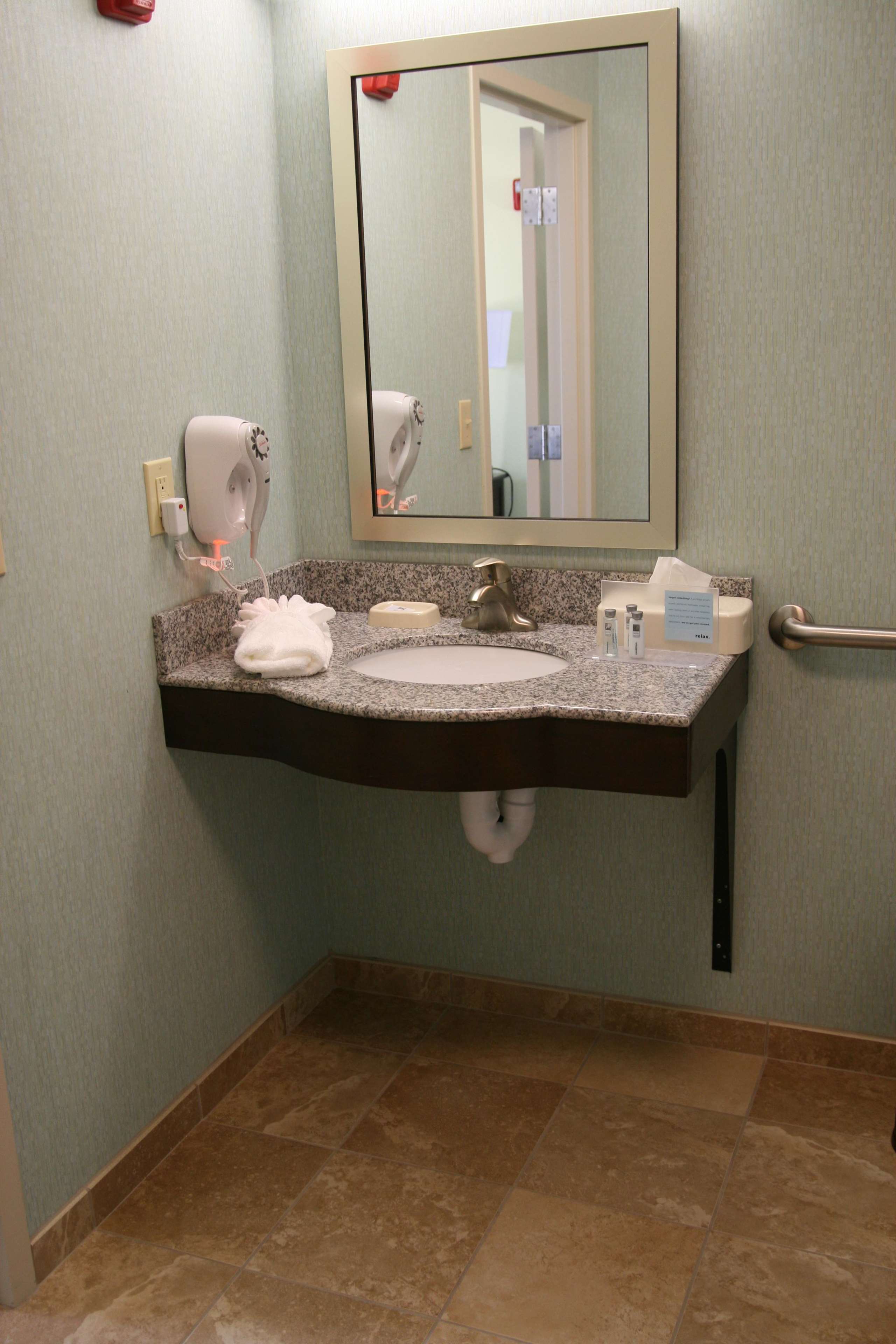 Hampton Inn & Suites Wilder Photo