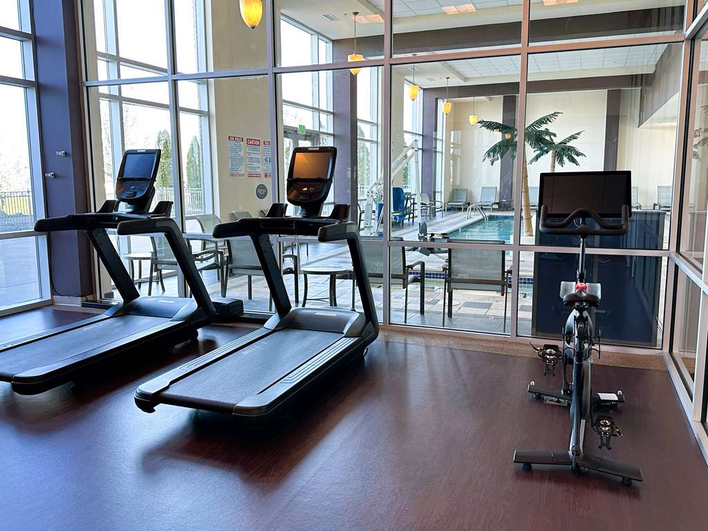 DoubleTree by Hilton Hotel Bay City - Riverfront Image