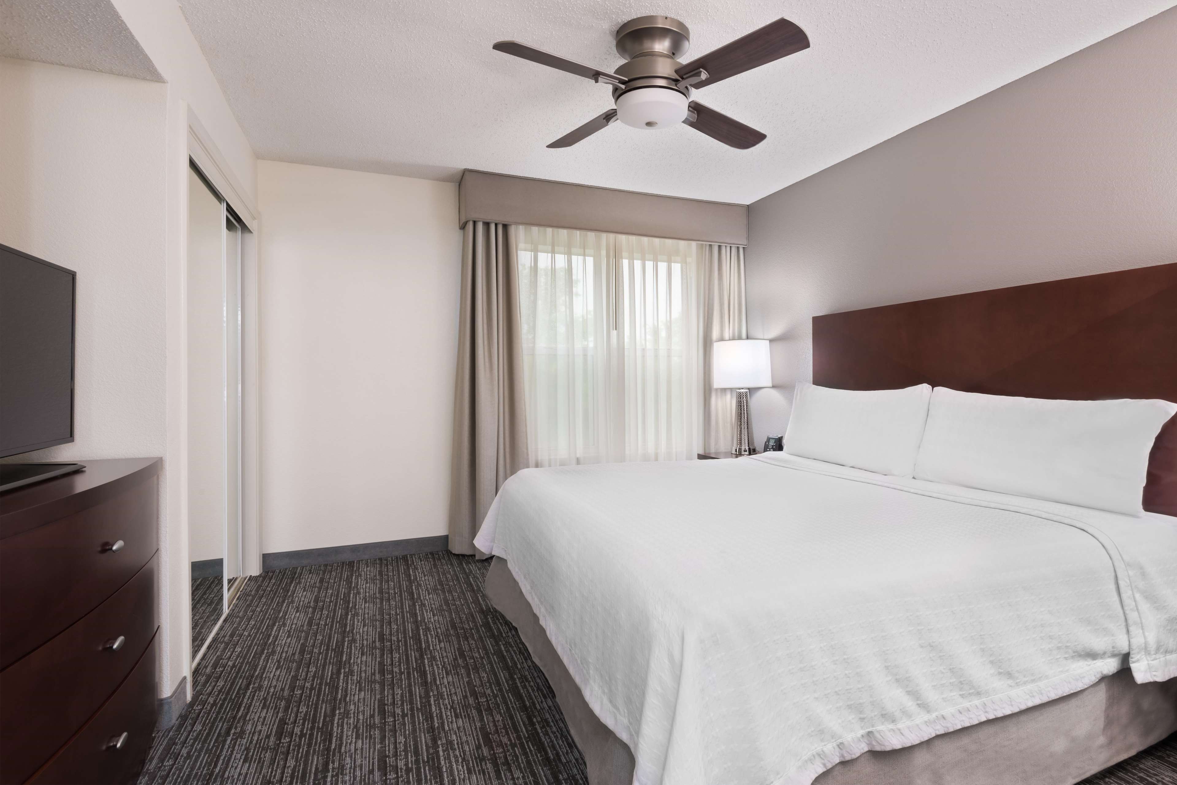 Homewood Suites by Hilton Charlotte-North/Univ Research Park Photo