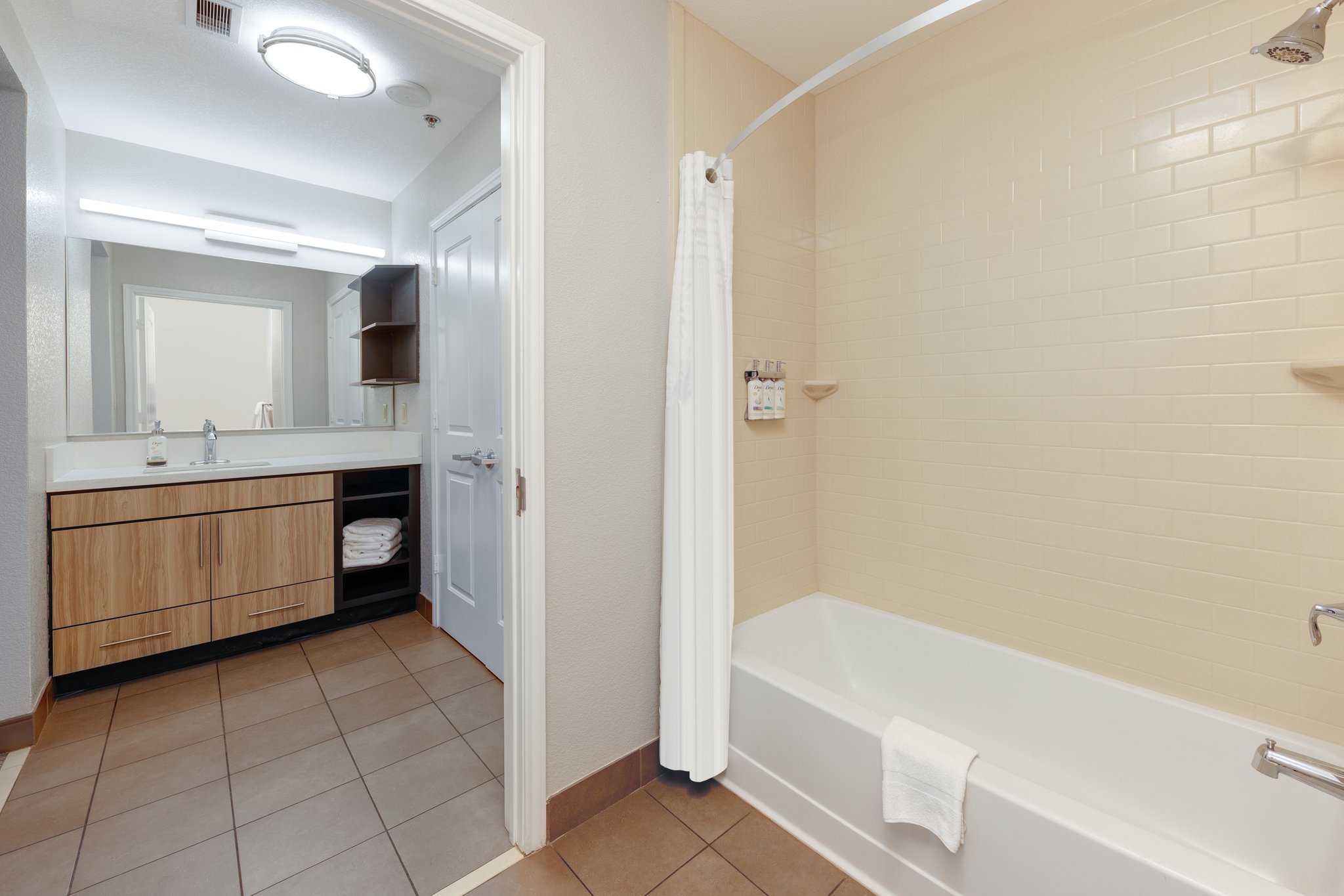 Candlewood Suites Building 144 Image