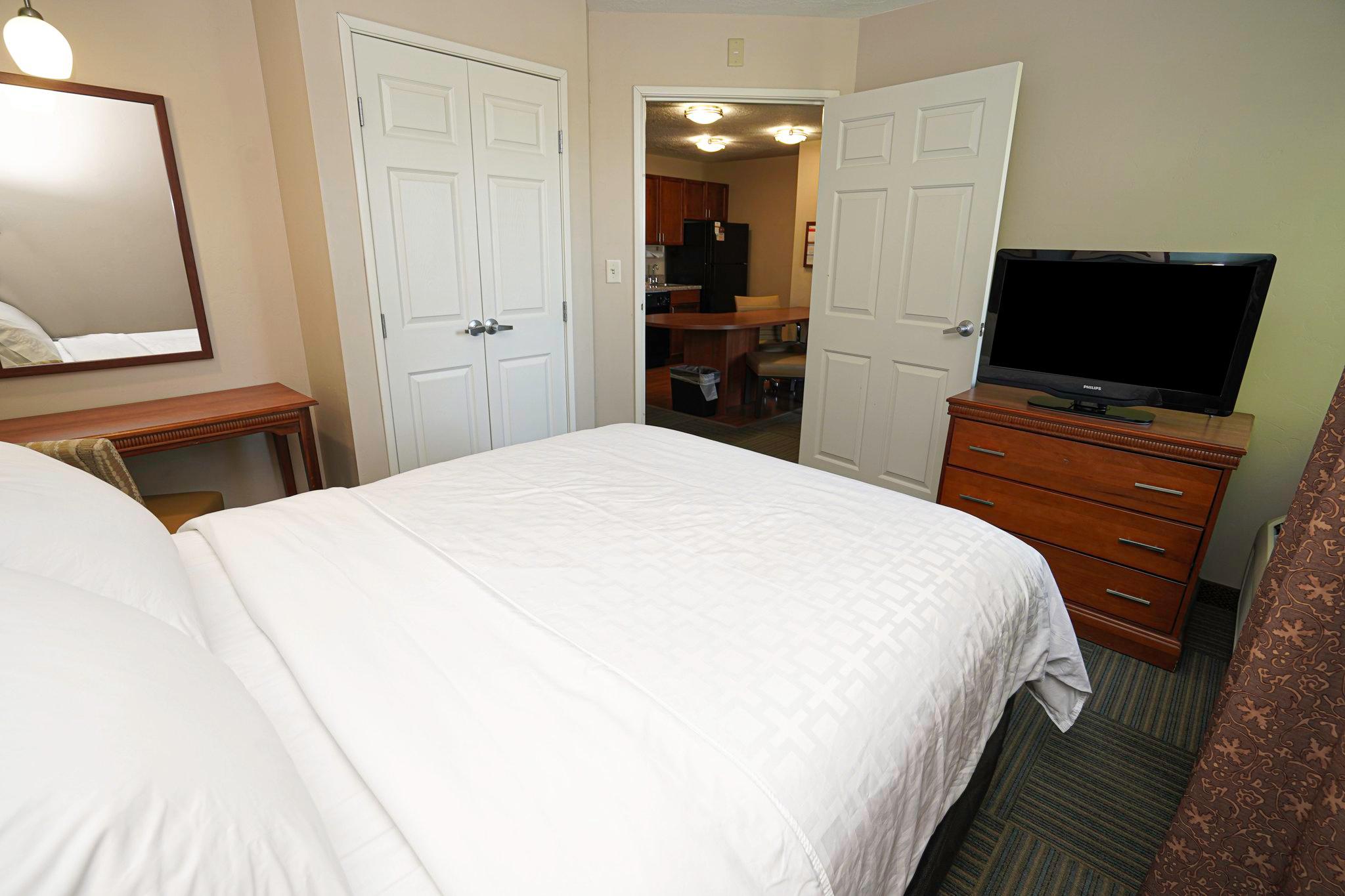 Candlewood Suites Boise - Towne Square Photo