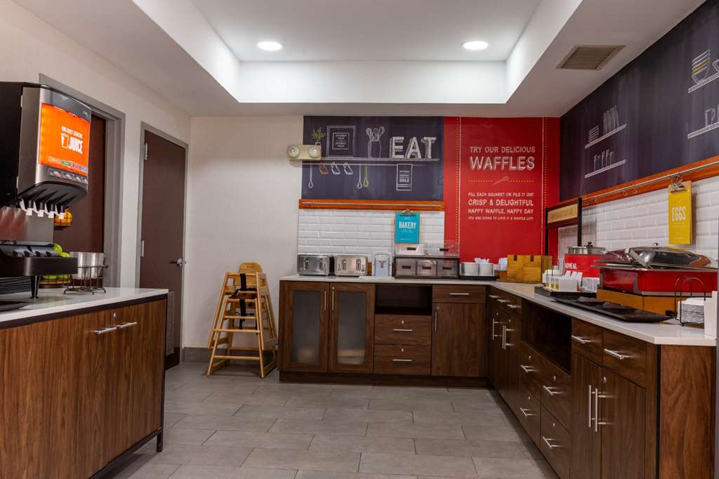 Hampton Inn East Windsor Image