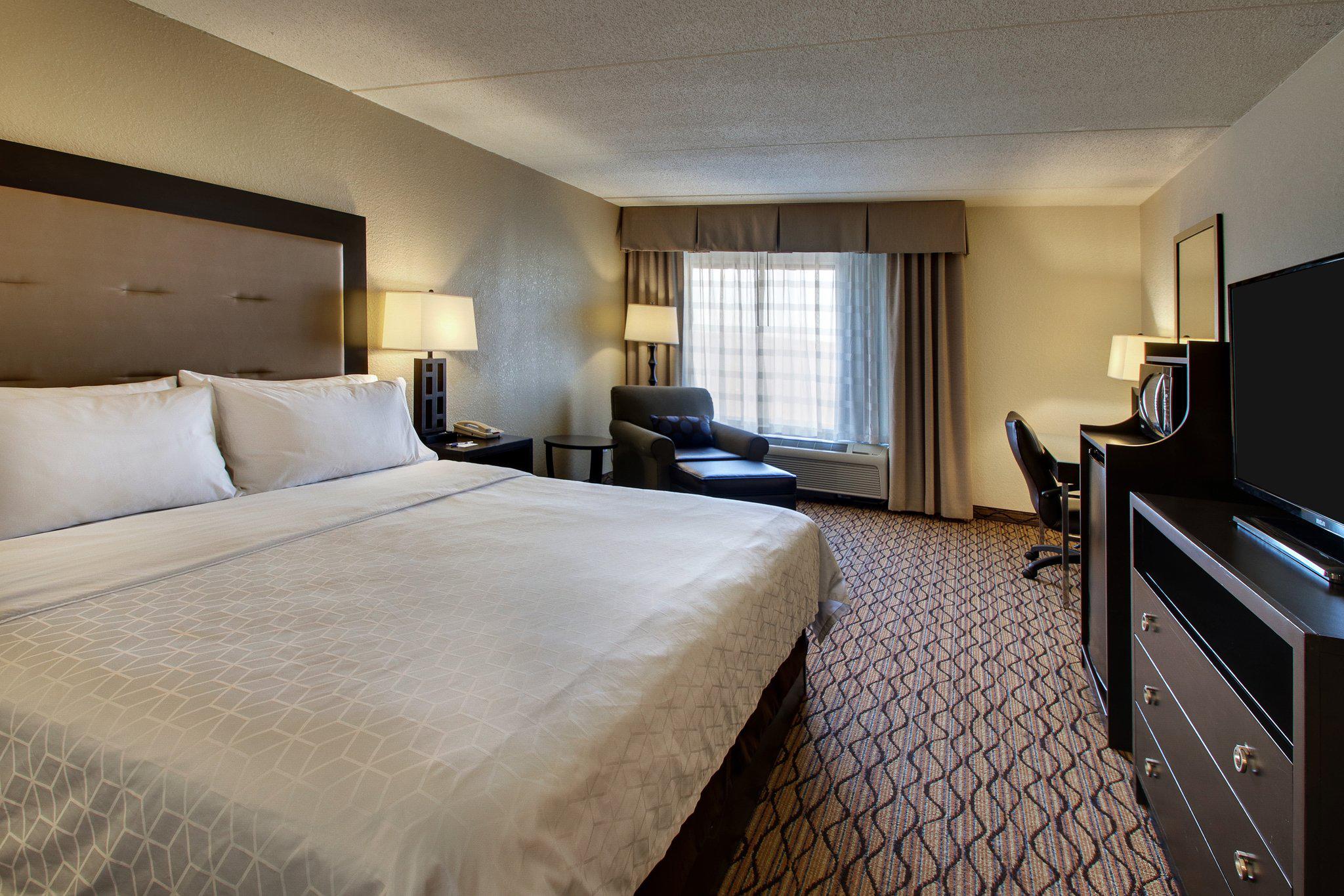 Holiday Inn Express Baltimore-Bwi Airport West Photo