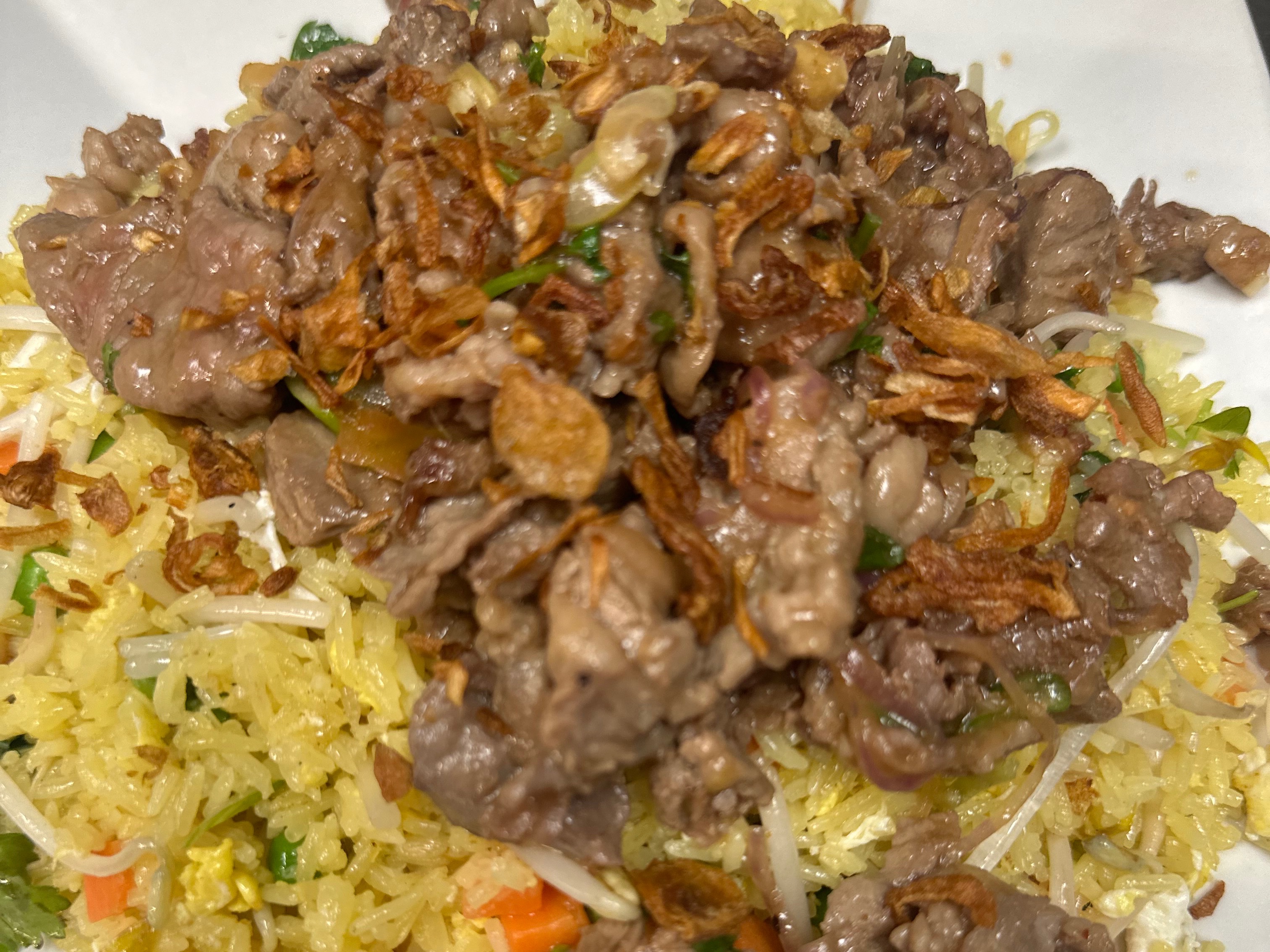 F6. Stir Fried Ribeye Fried Rice (Com Chiên Bò Xào)