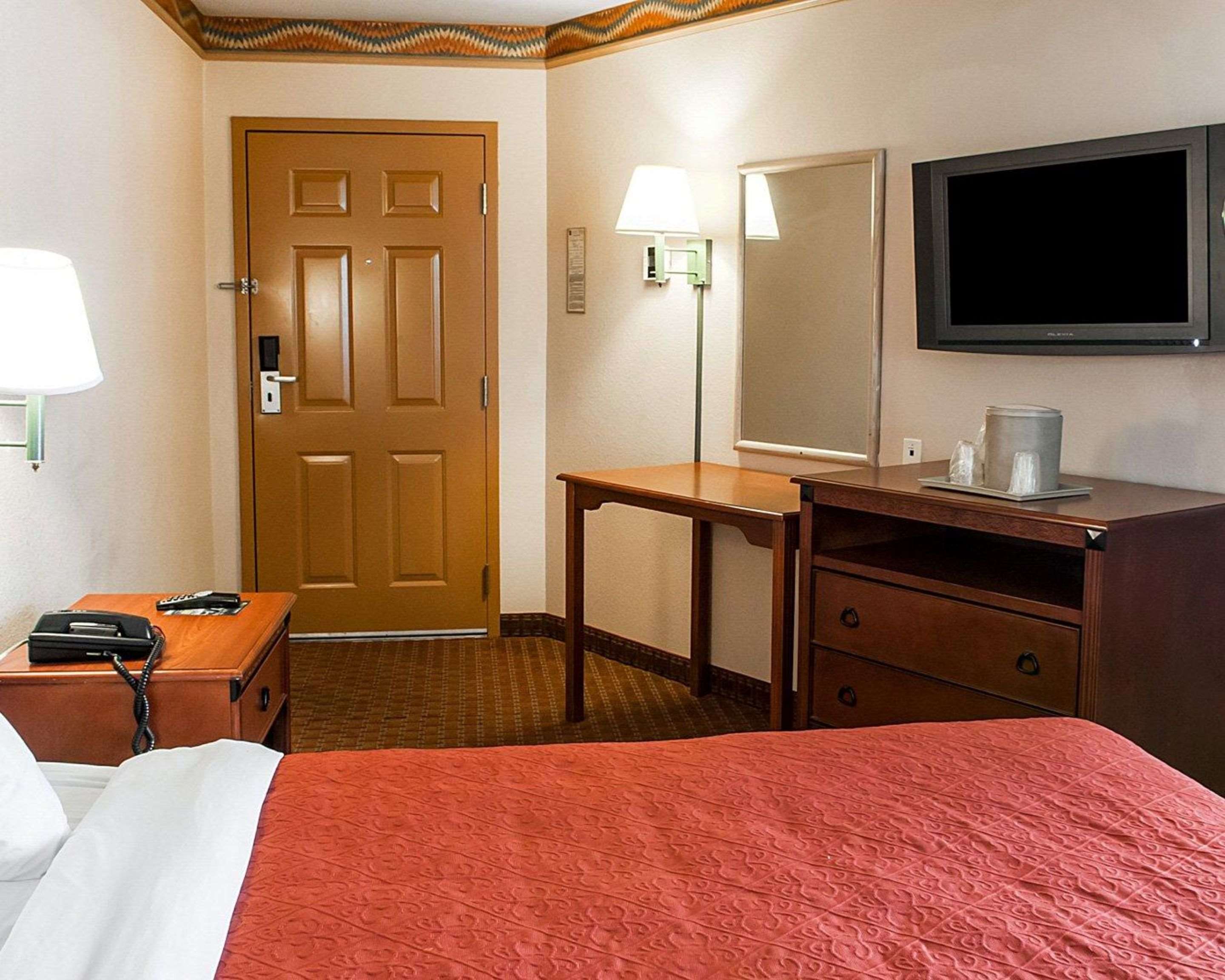 Quality Inn & Suites Las Cruces - University Area Photo