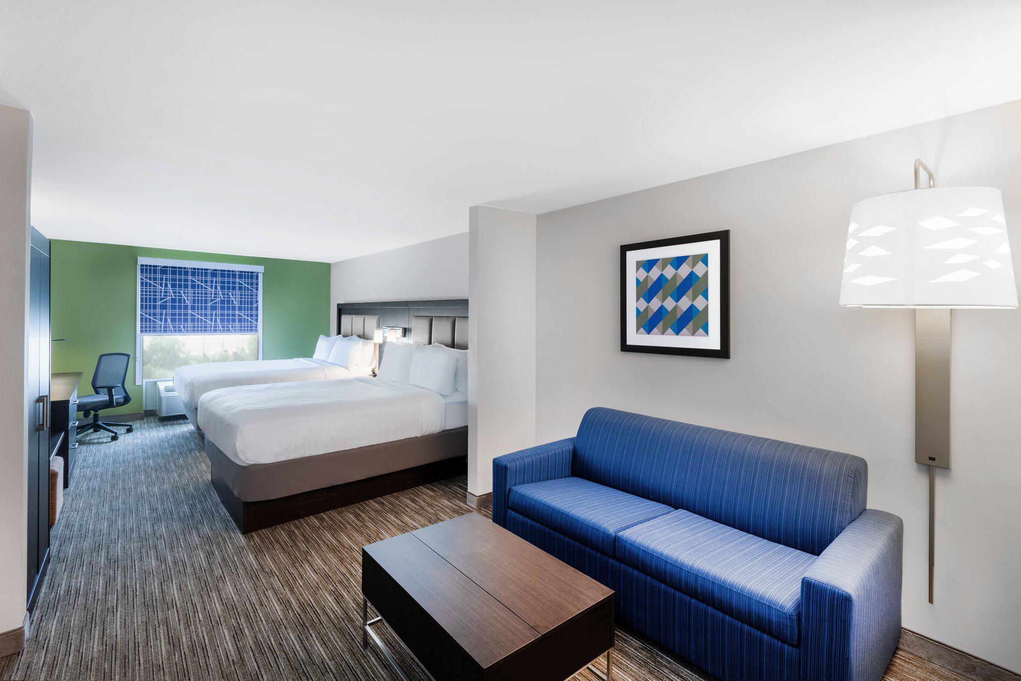 Holiday Inn Express & Suites Baton Rouge East Photo