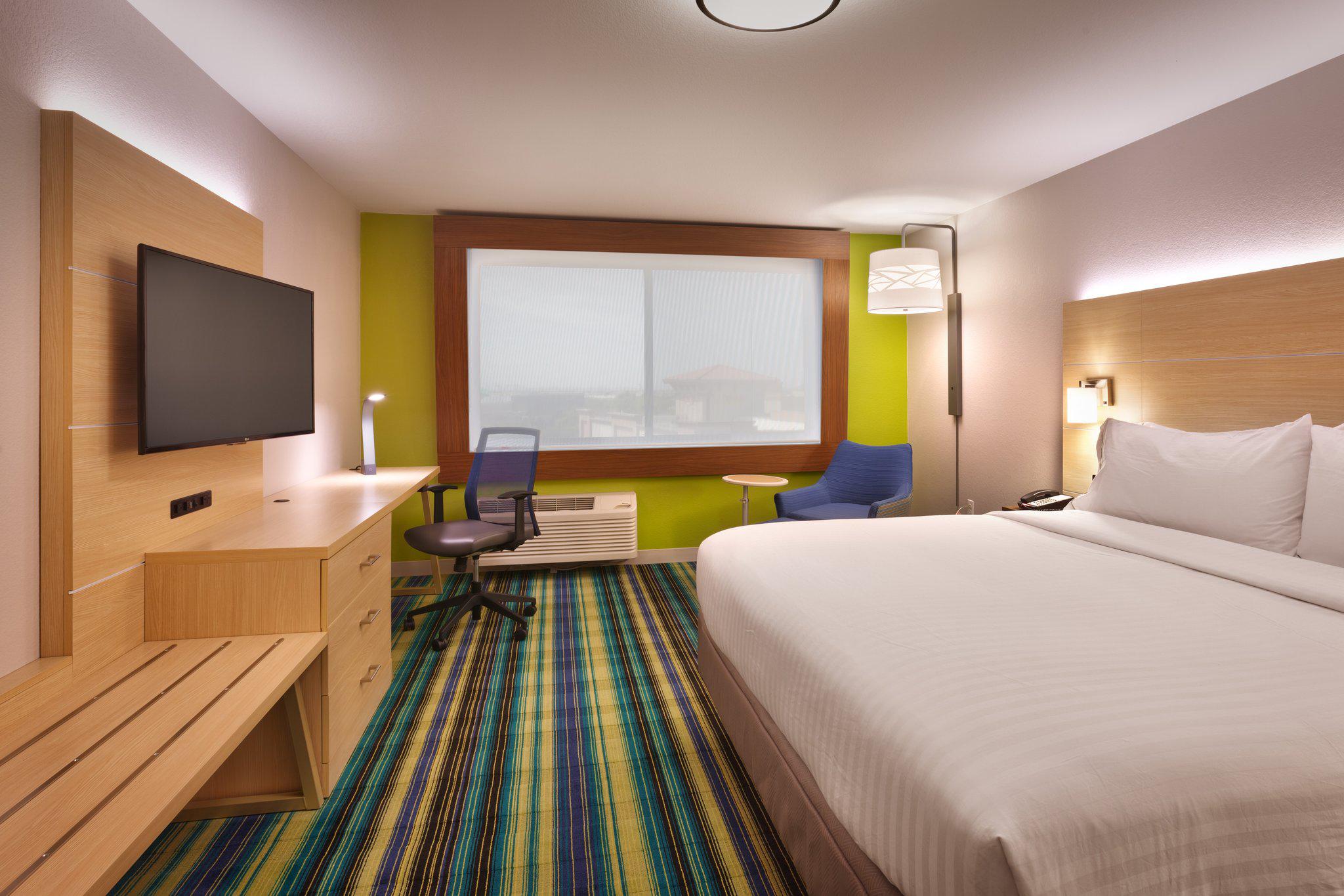 Holiday Inn Express & Suites Phoenix West - Buckeye Photo