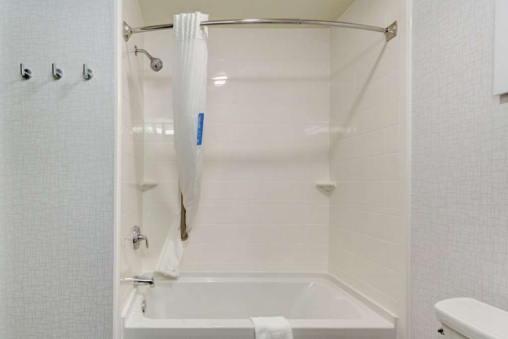 Hampton Inn Salina Image