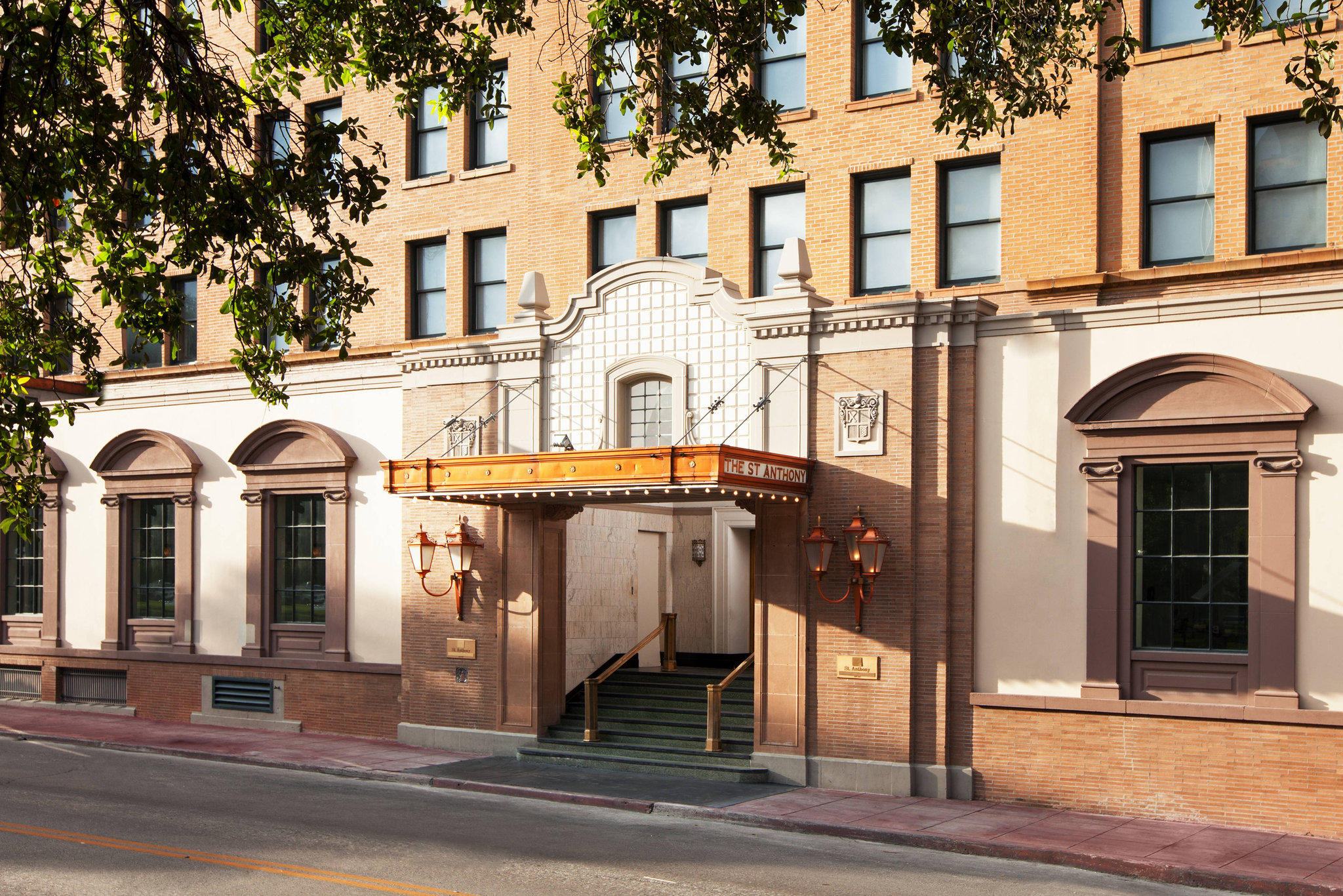 The St. Anthony, a Luxury Collection Hotel, San Antonio Photo