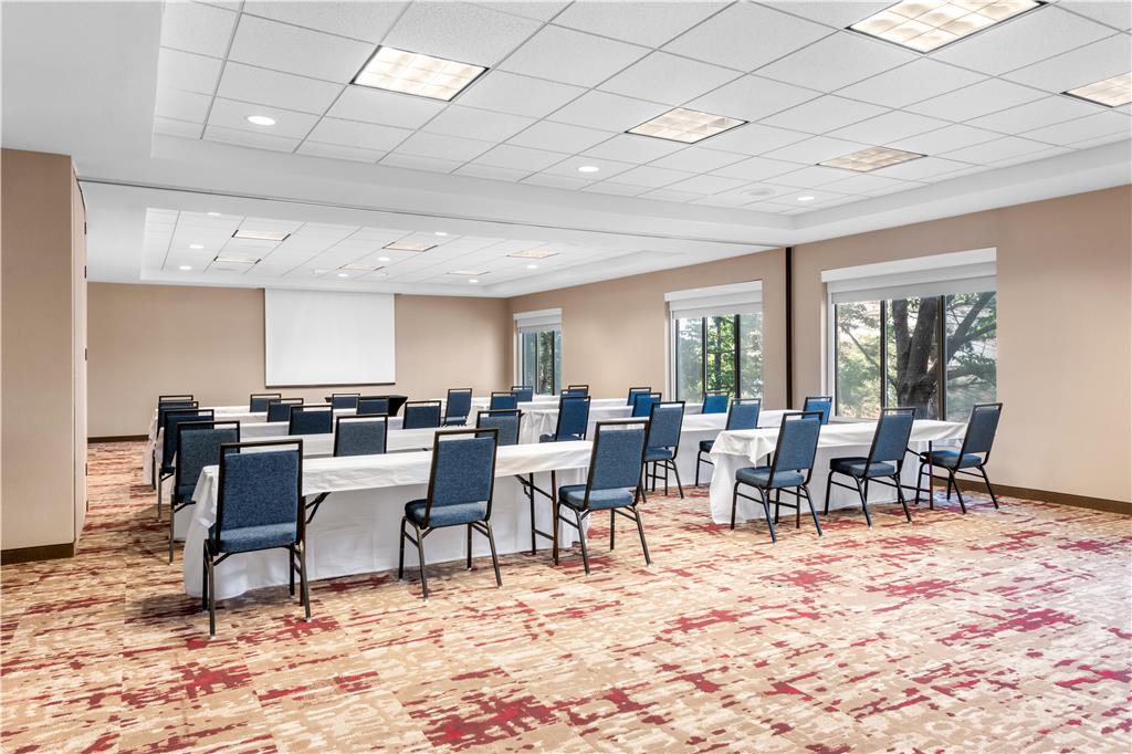 Hilton Garden Inn Overland Park Image