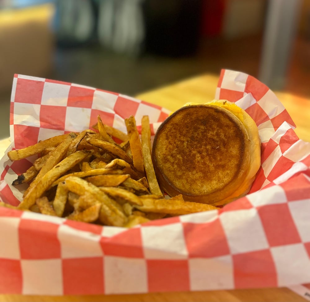 Redd's Grilled Cheese Wheel Combo*
