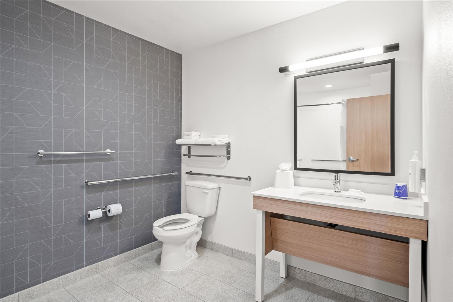 Spark by Hilton Garland Dallas East Image