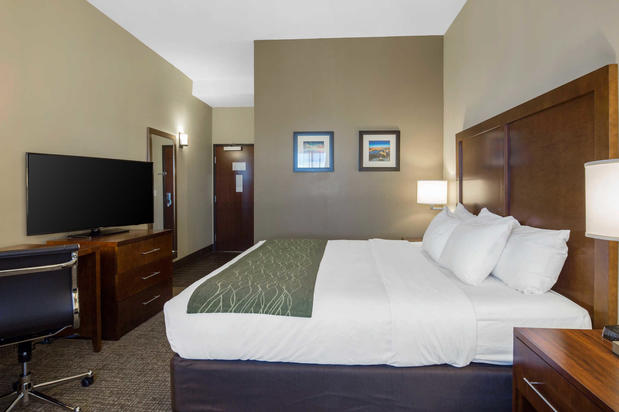 Images Comfort Inn & Suites