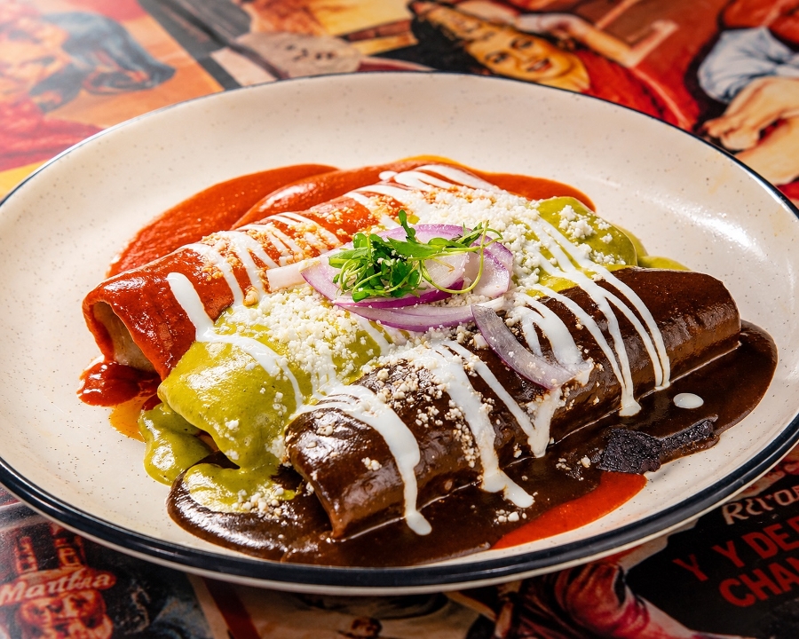 TRIO DE ENCHILADAS - SUIZA, ROJA, MOLE