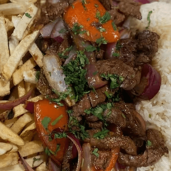 Fam Half Pollo Half Lomo