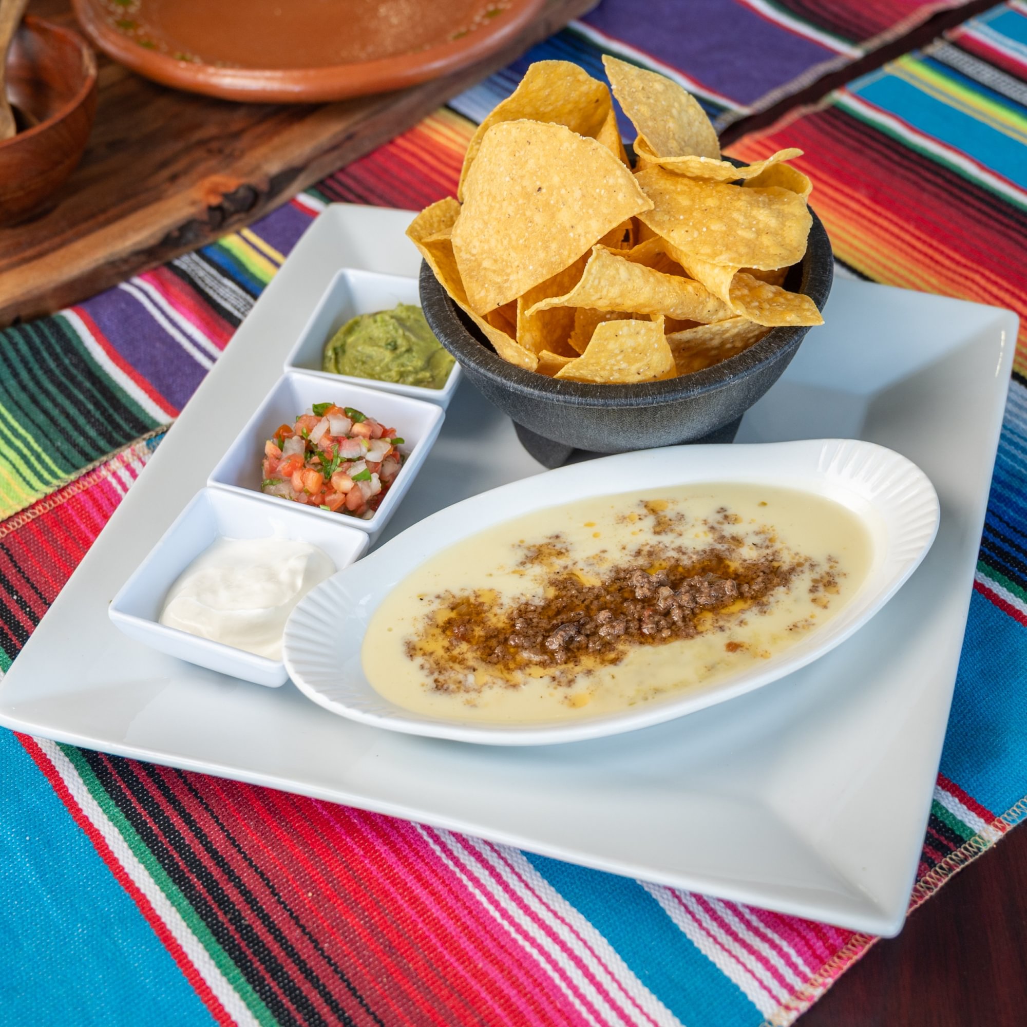 Queso Dip Con Carne